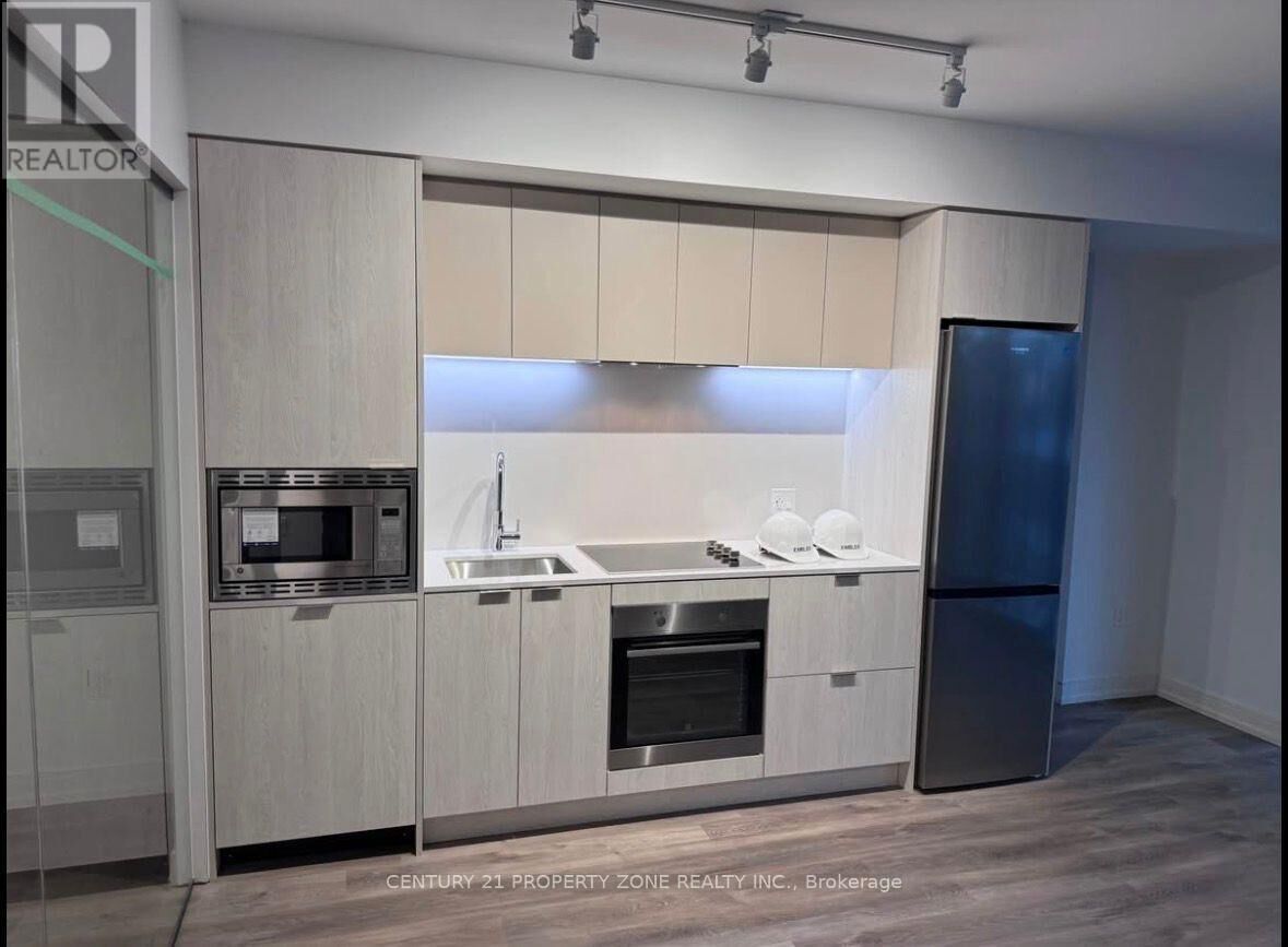 Property Photo:  1 Jarvis Street 723  ON L8R 3J2 