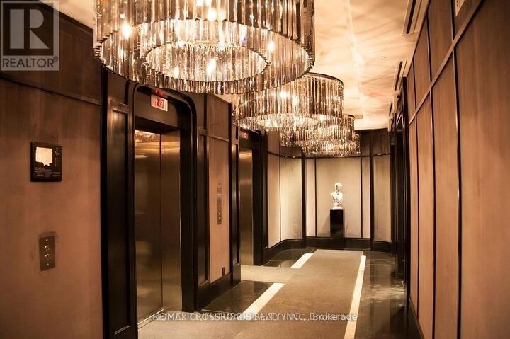 Property Photo:  88 Blue Jays Way 1308  ON M5G 2G3 