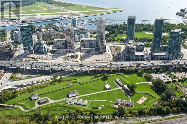 Property Photo: 231 Fort York Boulevard 2713 ON M5V 1B2
