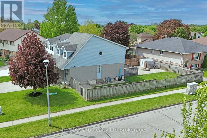 Property Photo:  169 Diefenbaker Drive  ON N4S 8V7 