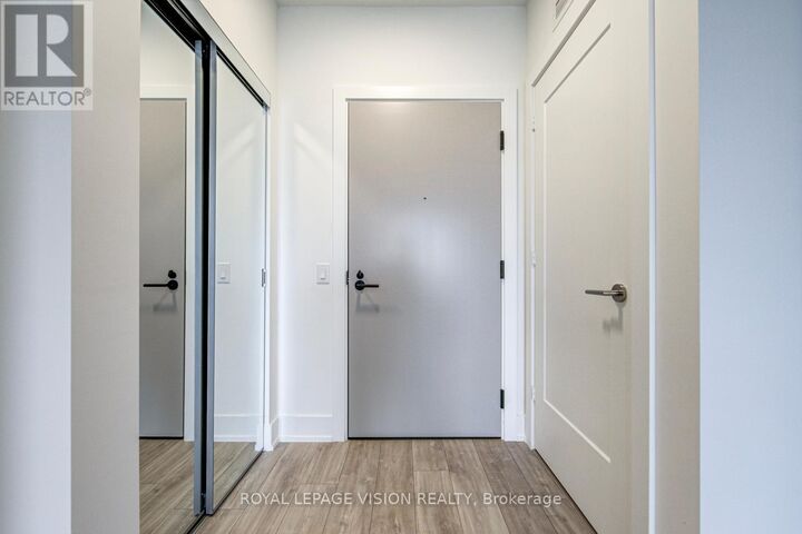 Property Photo:  858 Dupont Street 716  ON M6G 0C1 