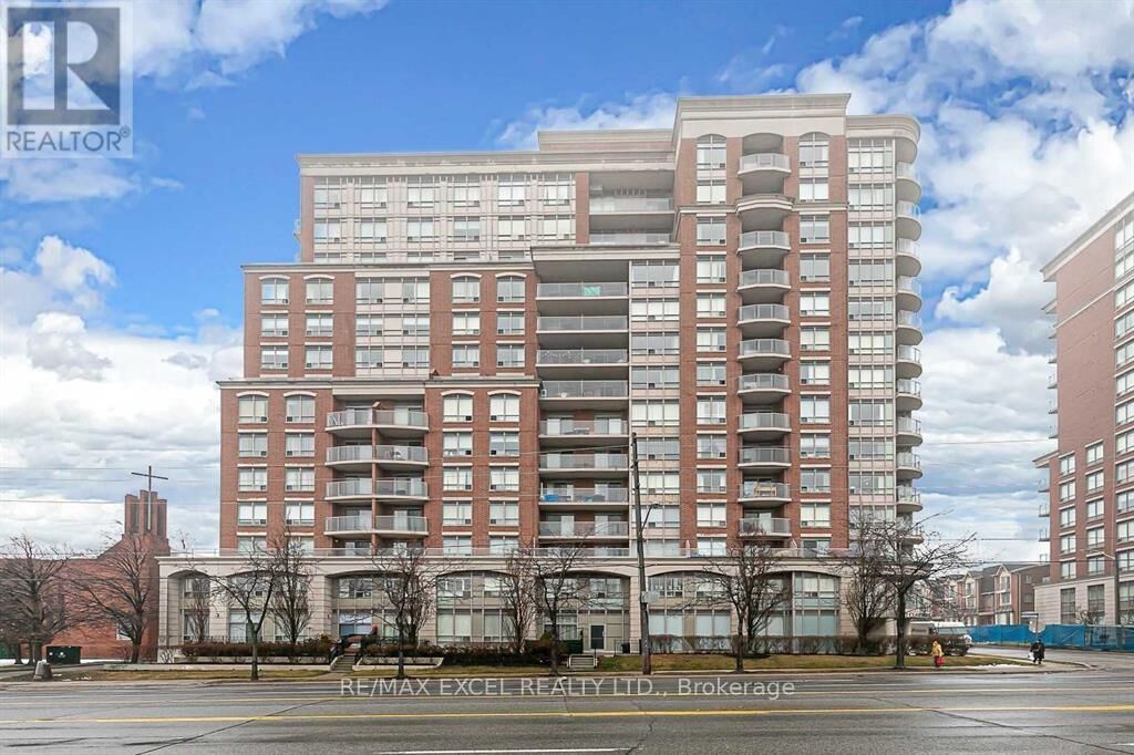 Property Photo:  2 Clairtrell Road 801  ON M2N 7H5 
