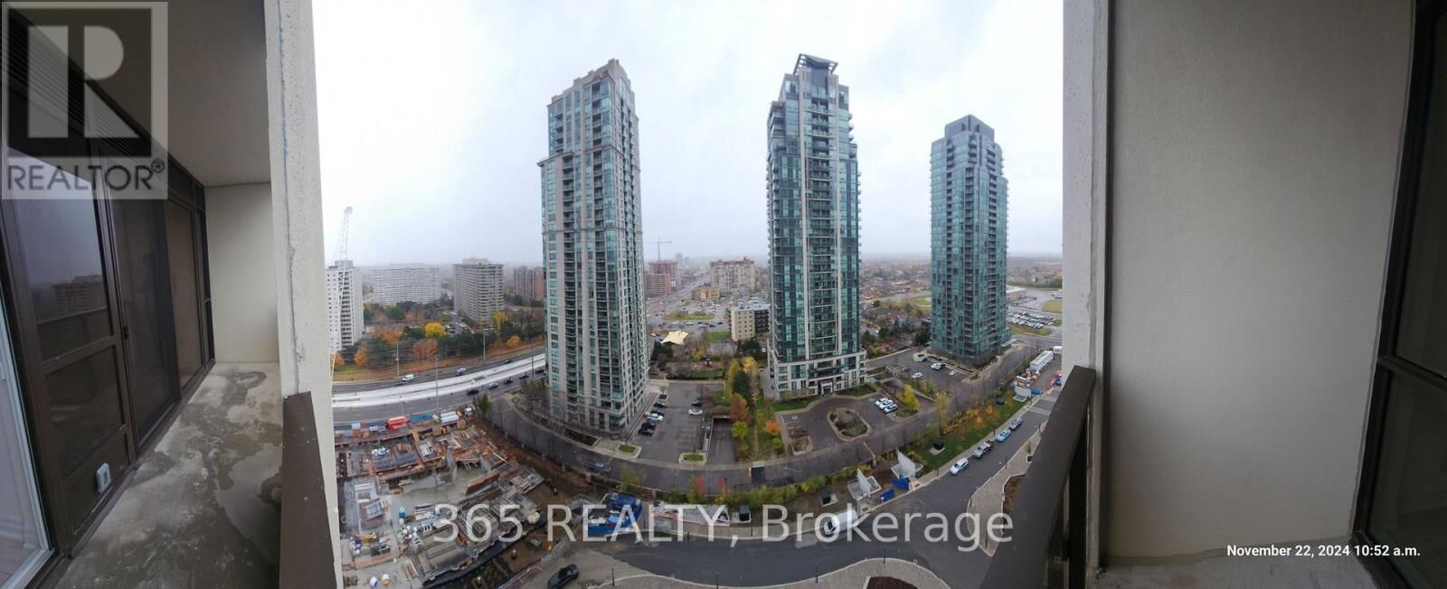 Property Photo: 30 Elm Drive 1606 ON L5B 1L9