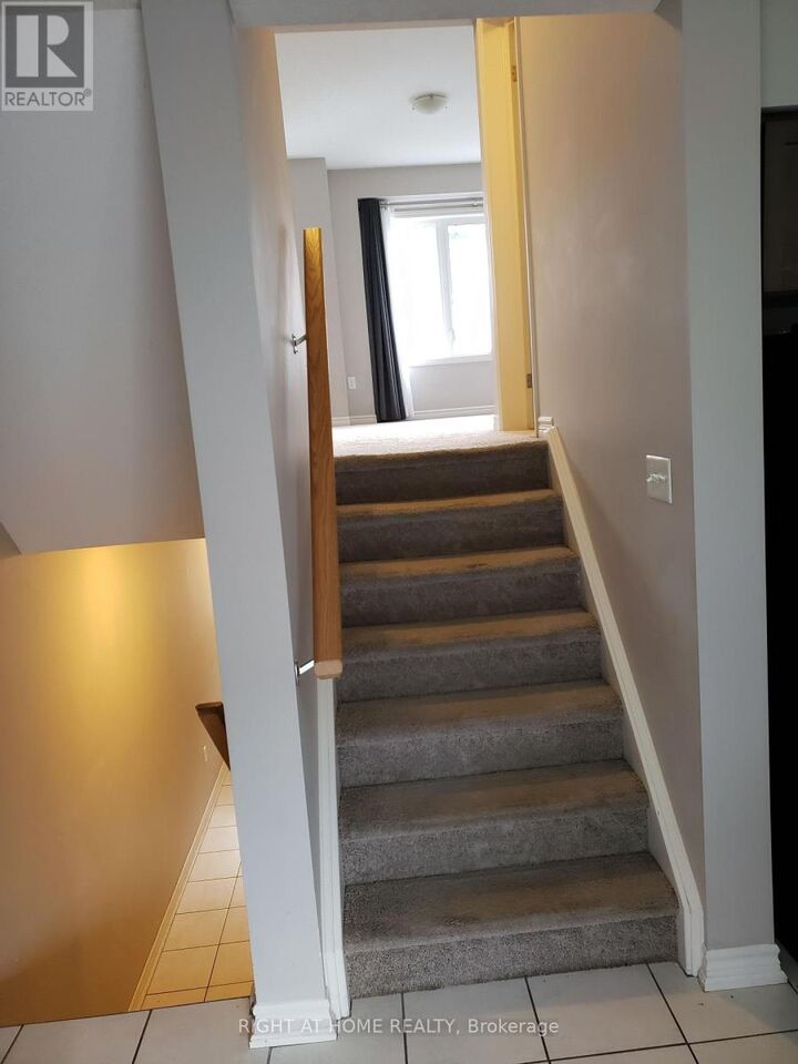 Property Photo:  12 Poplar Drive 27  ON N3C 0G4 