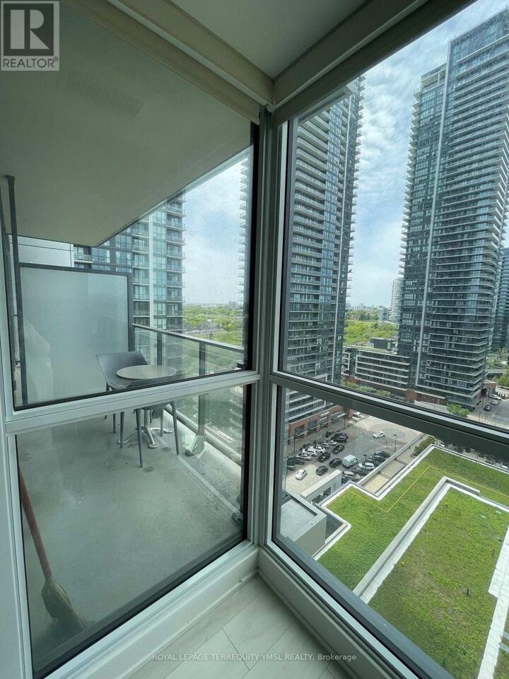Property Photo: 2200 Lake Shore Boulevard West 1806 ON M8V 1A4