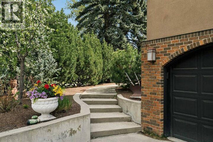 Property Photo:  1109 Council Way Southwest  AB T2T 1X5 