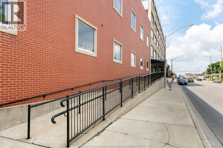 Property Photo: 2109 Ottawa Street 404 ON N8Y 1R8