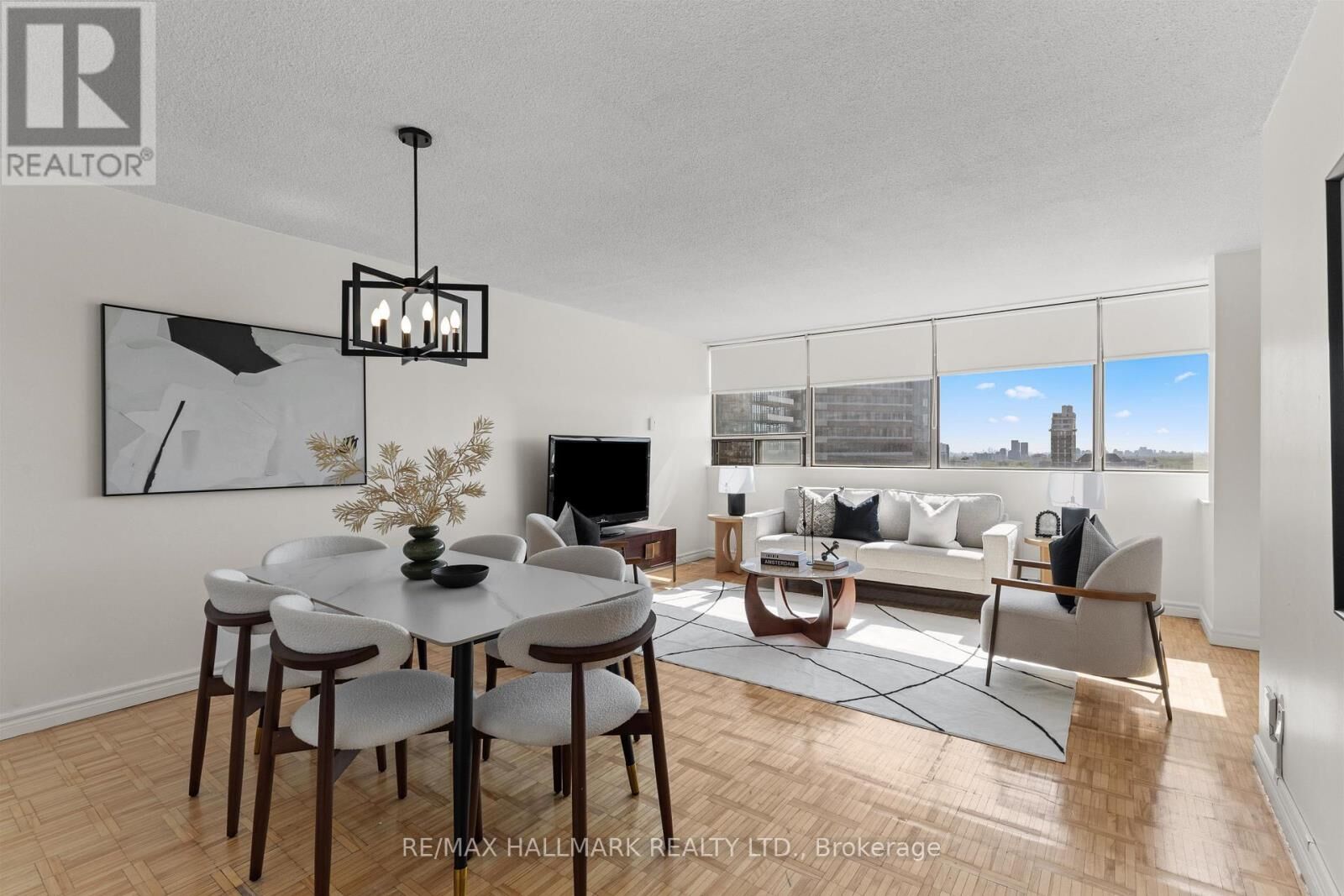 Property Photo:  914 Yonge Street 1506  ON M4W 3C8 