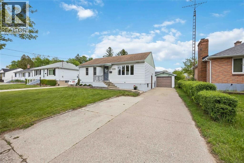 Property Photo:  970 Grandview Avenue  ON N7S 4B9 