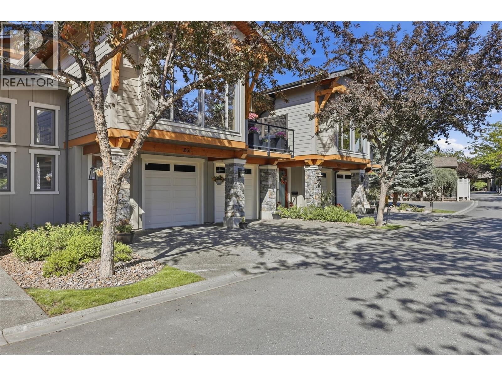 Property Photo: 1631 Golf Ridge Way BC V2H 0A5