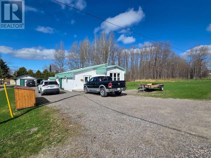 Property Photo: 46 Fifth Street West ON P0J 1G0