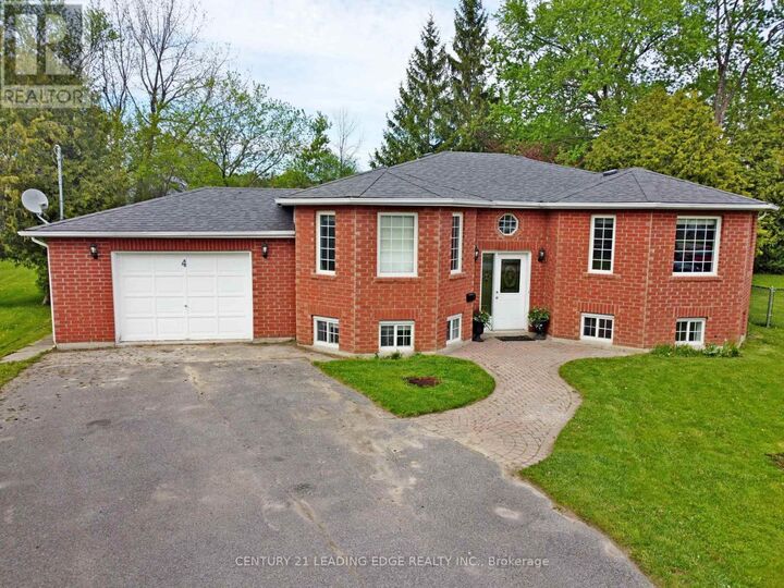 Property Photo: 4 Bay Court ON L4P 1B3