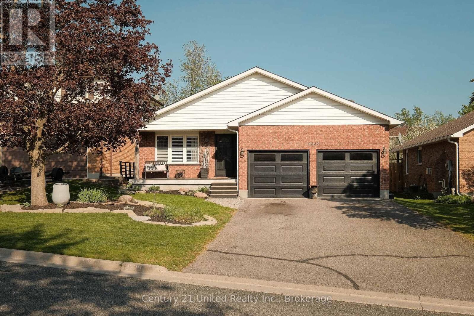 Property Photo:  2229 Lorraine Drive  ON K9L 1Y6 