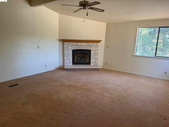 Property Photo: 22700 Hidden Hollow Dr CA 95321