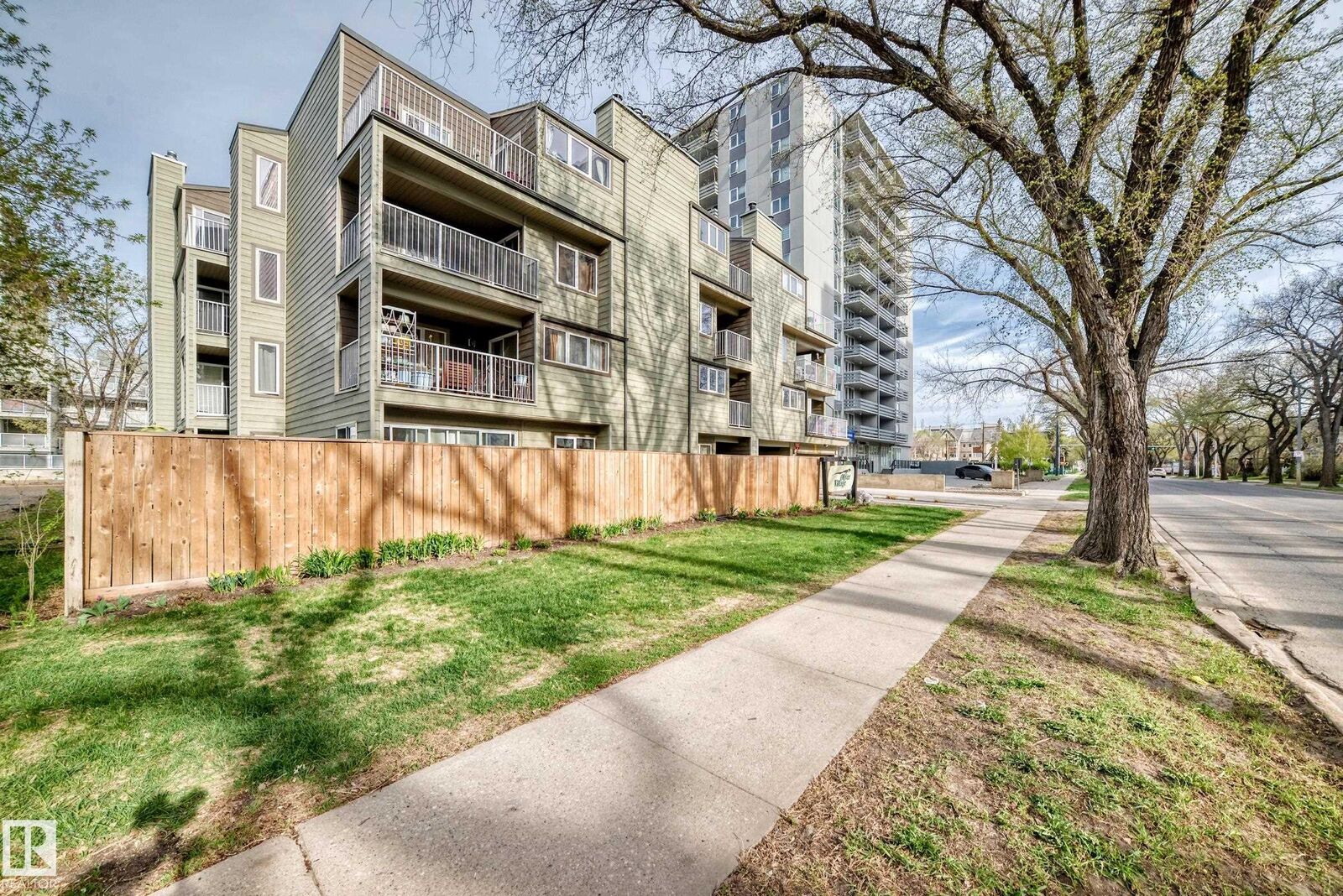 Property Photo:  10138 116 Street NW G3  AB T5K 1V8 
