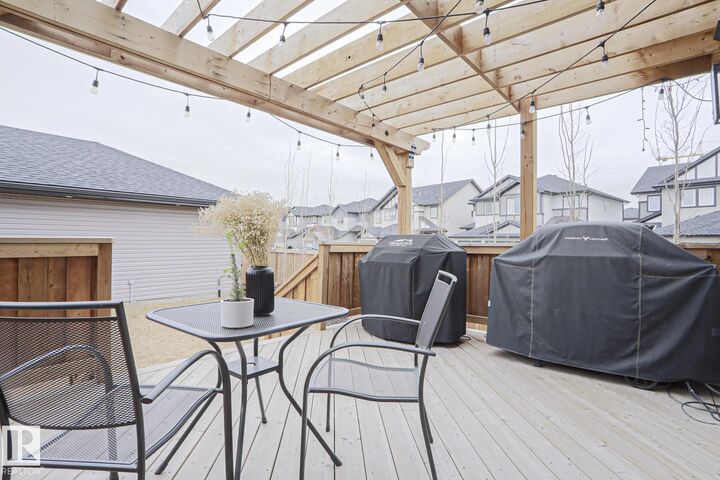 Property Photo:  661 Lewis Greens Drive NW  AB T5T 7G3 