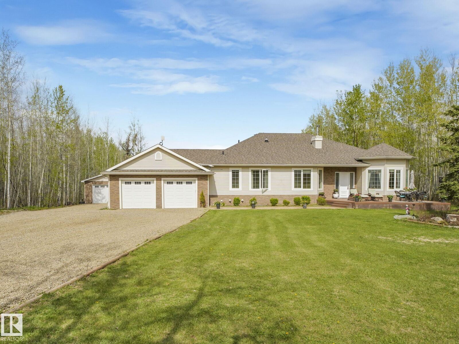 Property Photo:  462054 Rge Road 11 220  AB T0C 2V0 