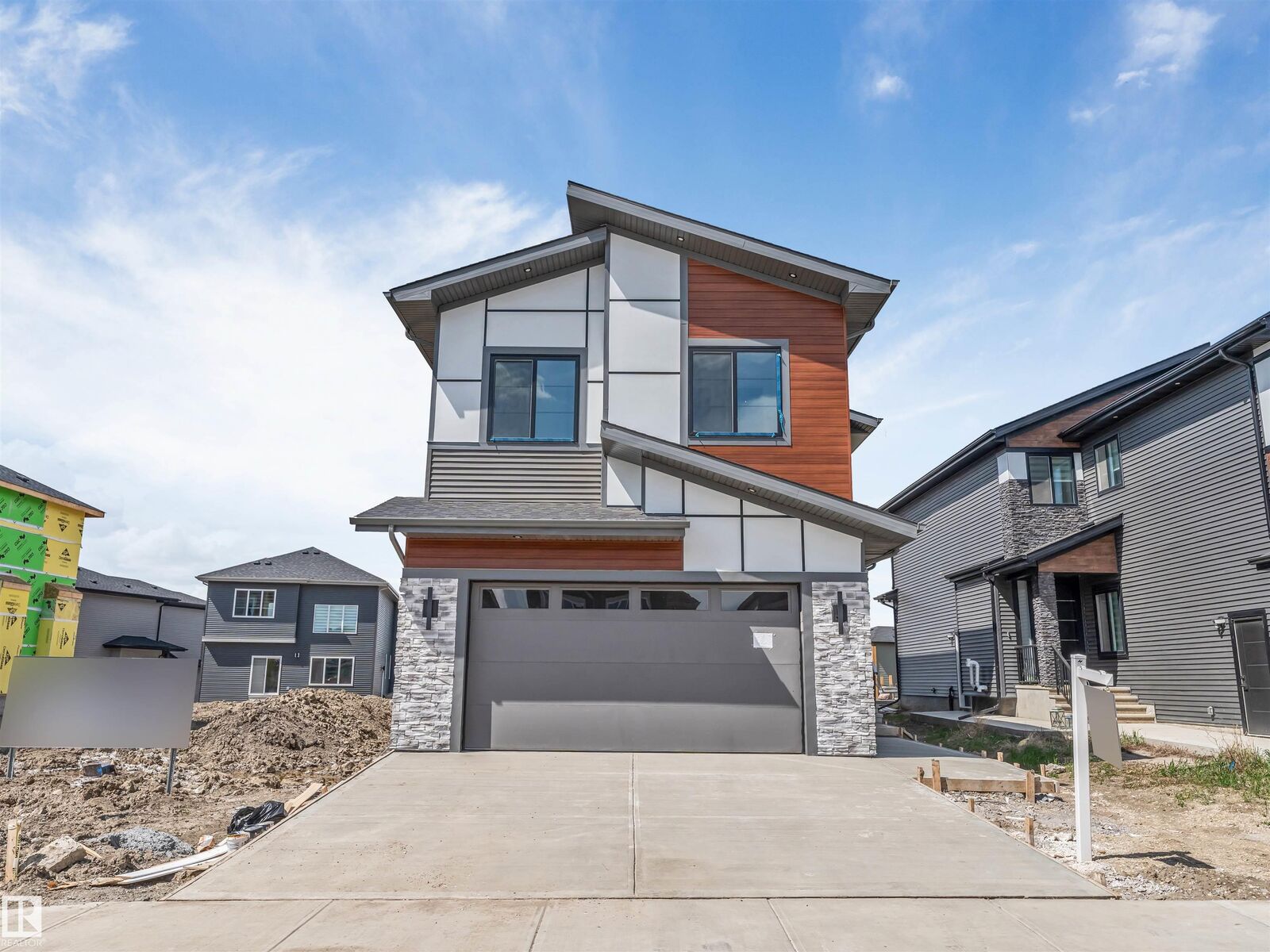 Property Photo:  6250 19 Street NE  AB T4X 3C8 