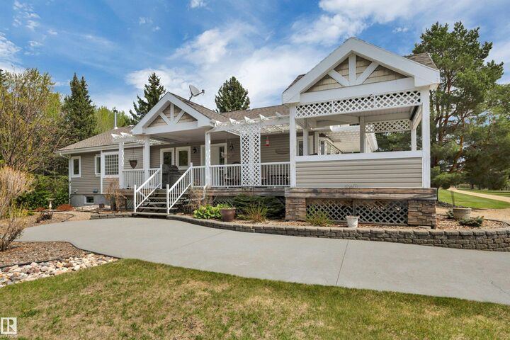 Property Photo:  464012 A Rge Road 233  AB T9A 1X1 
