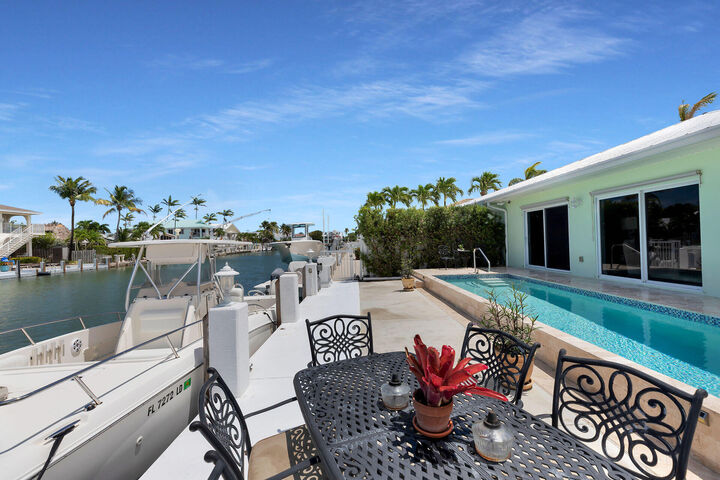 Property Photo:  292 Sadowski  FL 33051 