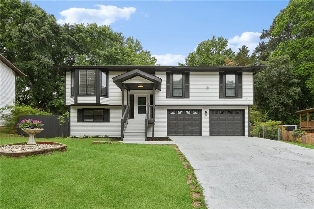 Property Photo: 1824 Danielle Place GA 30043