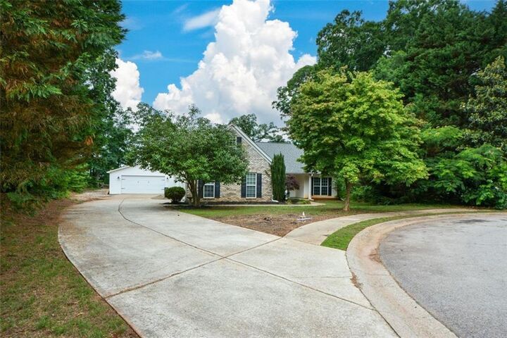 Property Photo:  501 Spratlin Drive  GA 30549 
