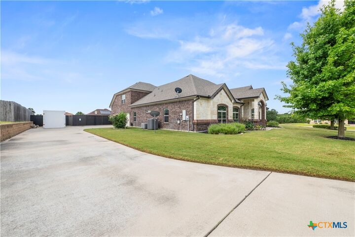 Property Photo: 4906 Deerwood Loop TX 76542