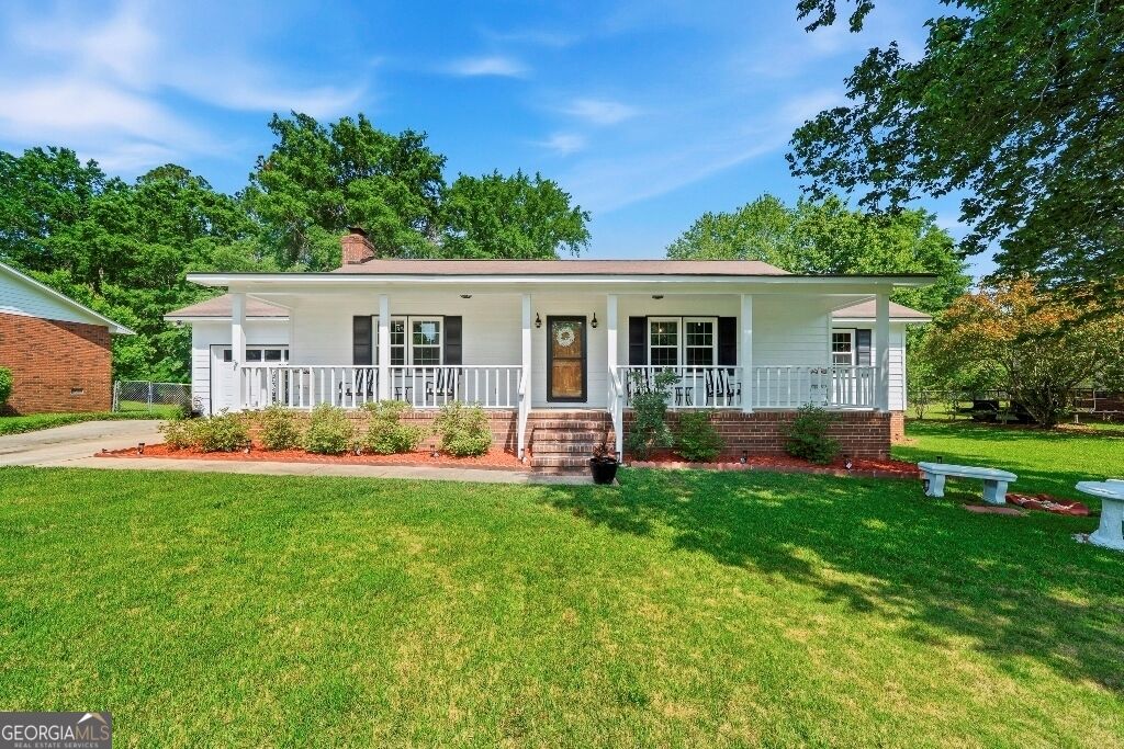 Property Photo:  1868 Holly Hill Road  GA 31061 