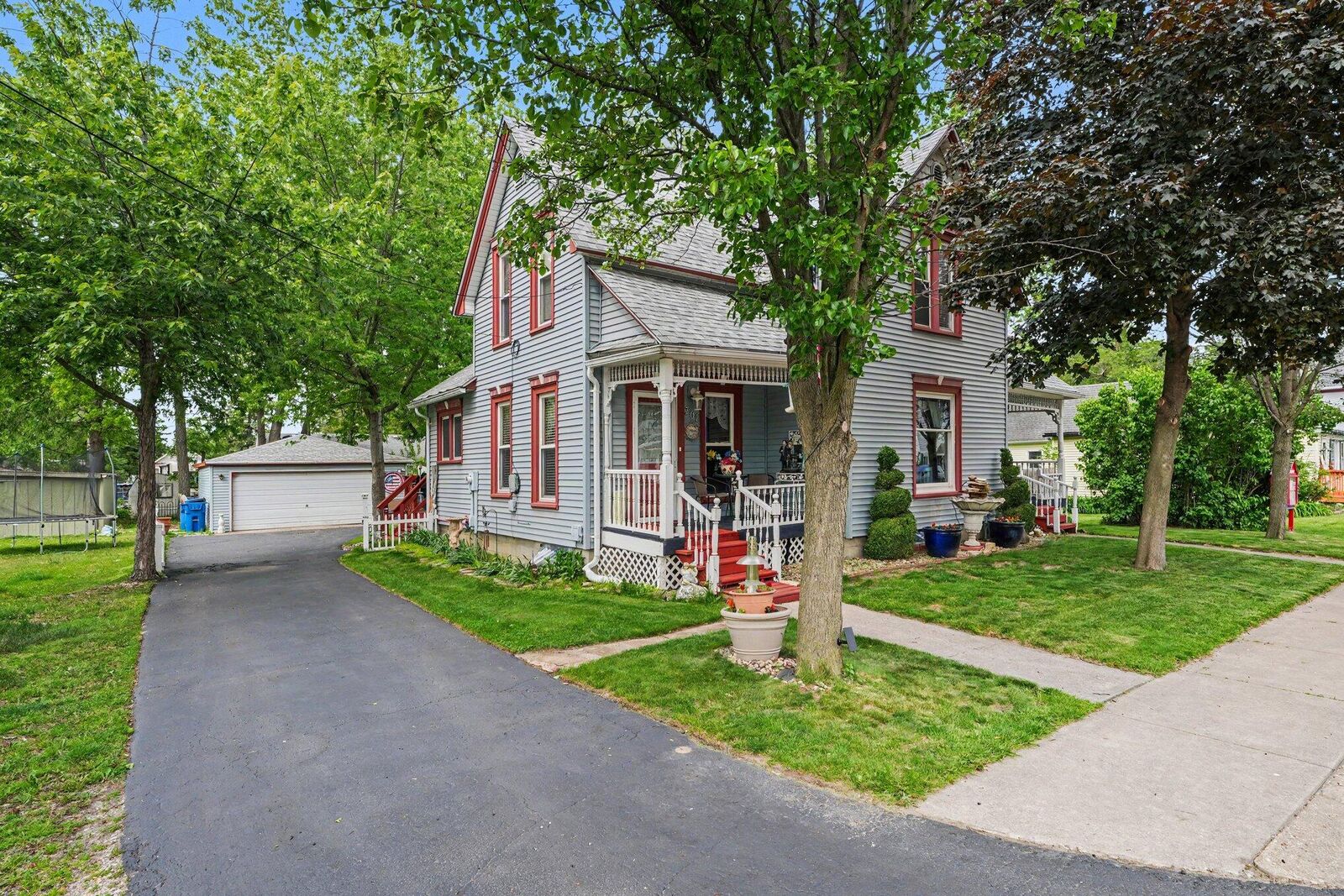 Property Photo:  301 W Alyea Street  IN 46341 