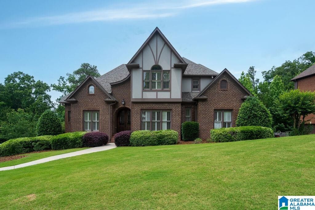 Property Photo:  1015 Eagle Mountain Lane  AL 35242 