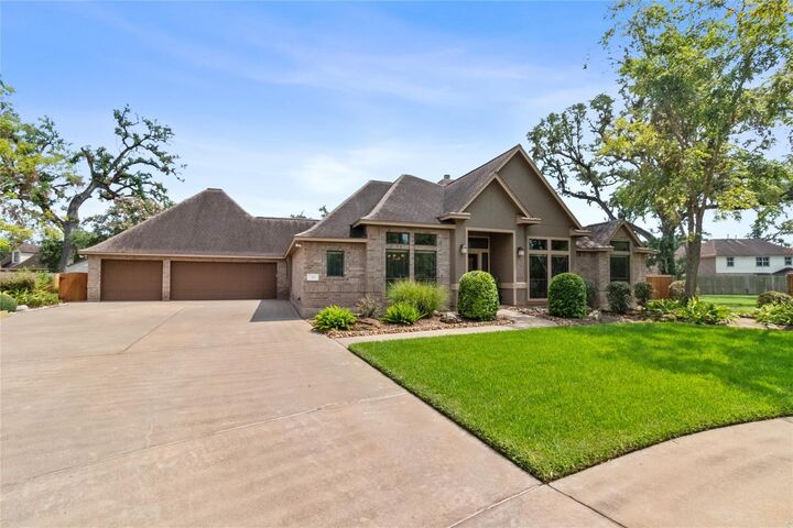 Property Photo: 55 Canyon Oak Court TX 77566