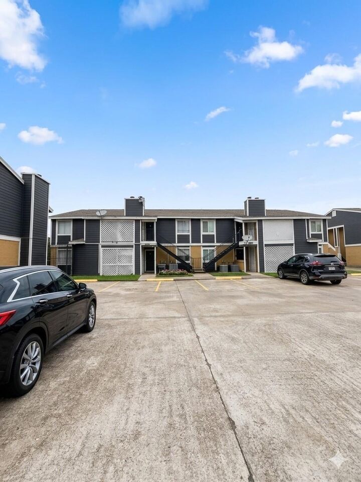 Property Photo:  12611 Ashford Meadow Drive D  TX 77082 