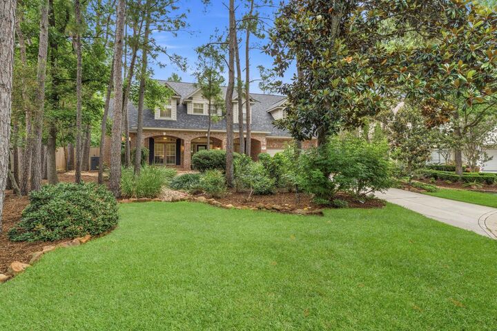 Property Photo: 130 E Fairbranch Circle TX 77382