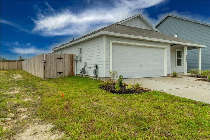 Property Photo:  25637 Rose Creek Drive  TX 77328 