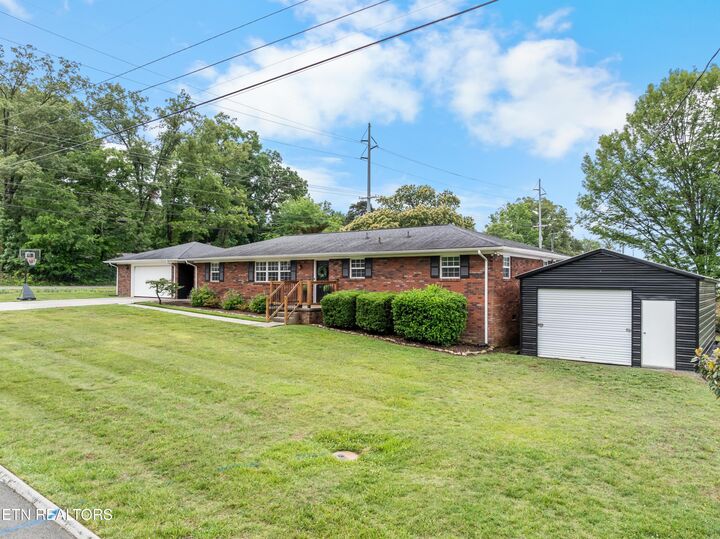 Property Photo:  625 W Grinnell Circle  TN 37924 