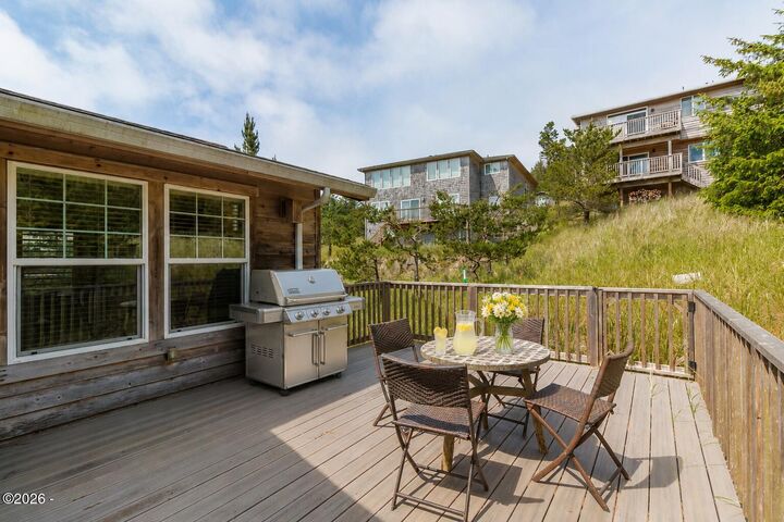 Property Photo: 33830 Venture Boulevard OR 97135