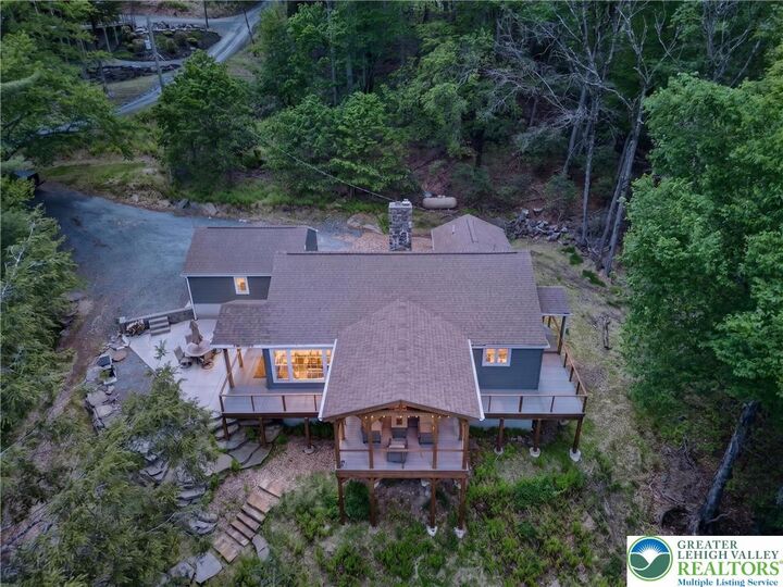 Property Photo: 135 Al Wa Da Circle PA 18426