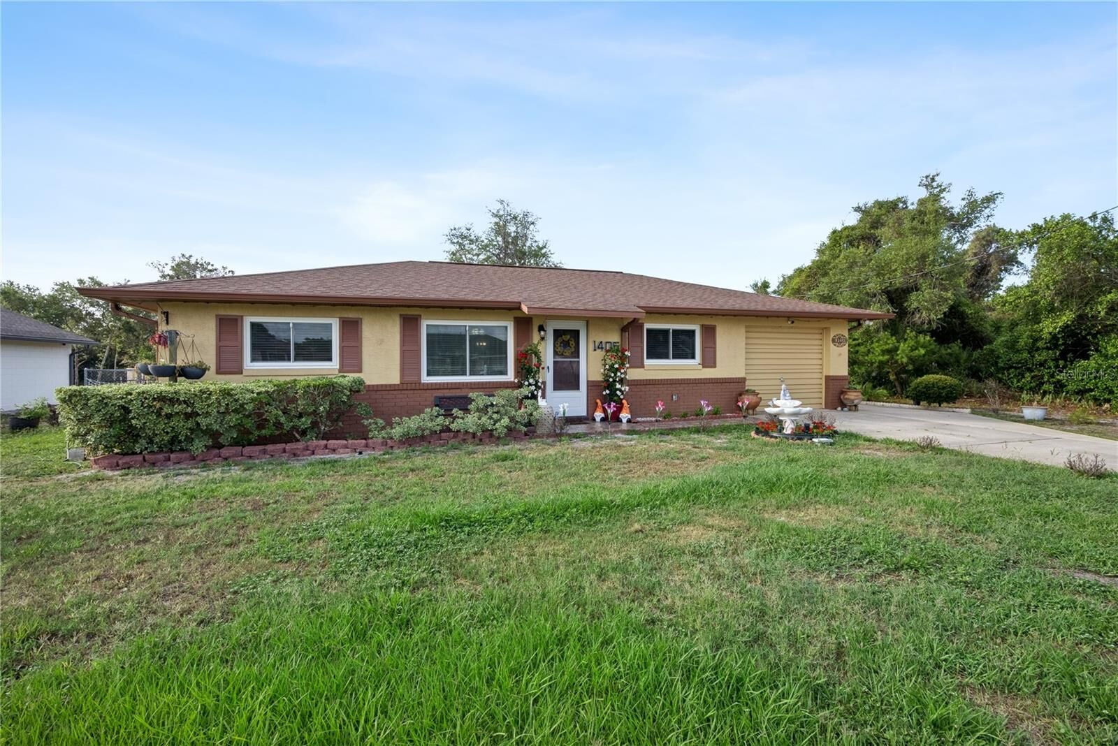 Property Photo:  1405 Coronet Drive  FL 32725 