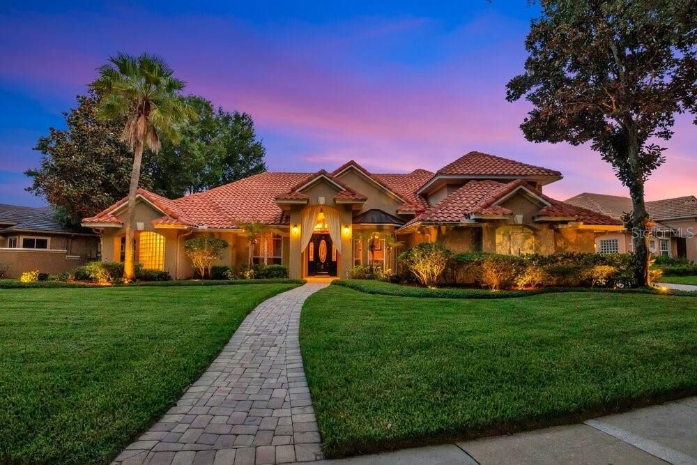 Property Photo: 7718 Debeaubien Drive FL 32835