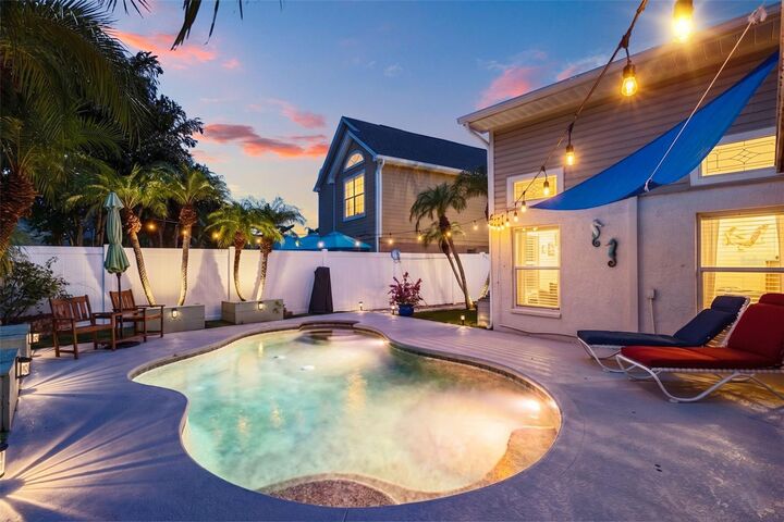 Property Photo:  11814 Wildfire Way  FL 33635 