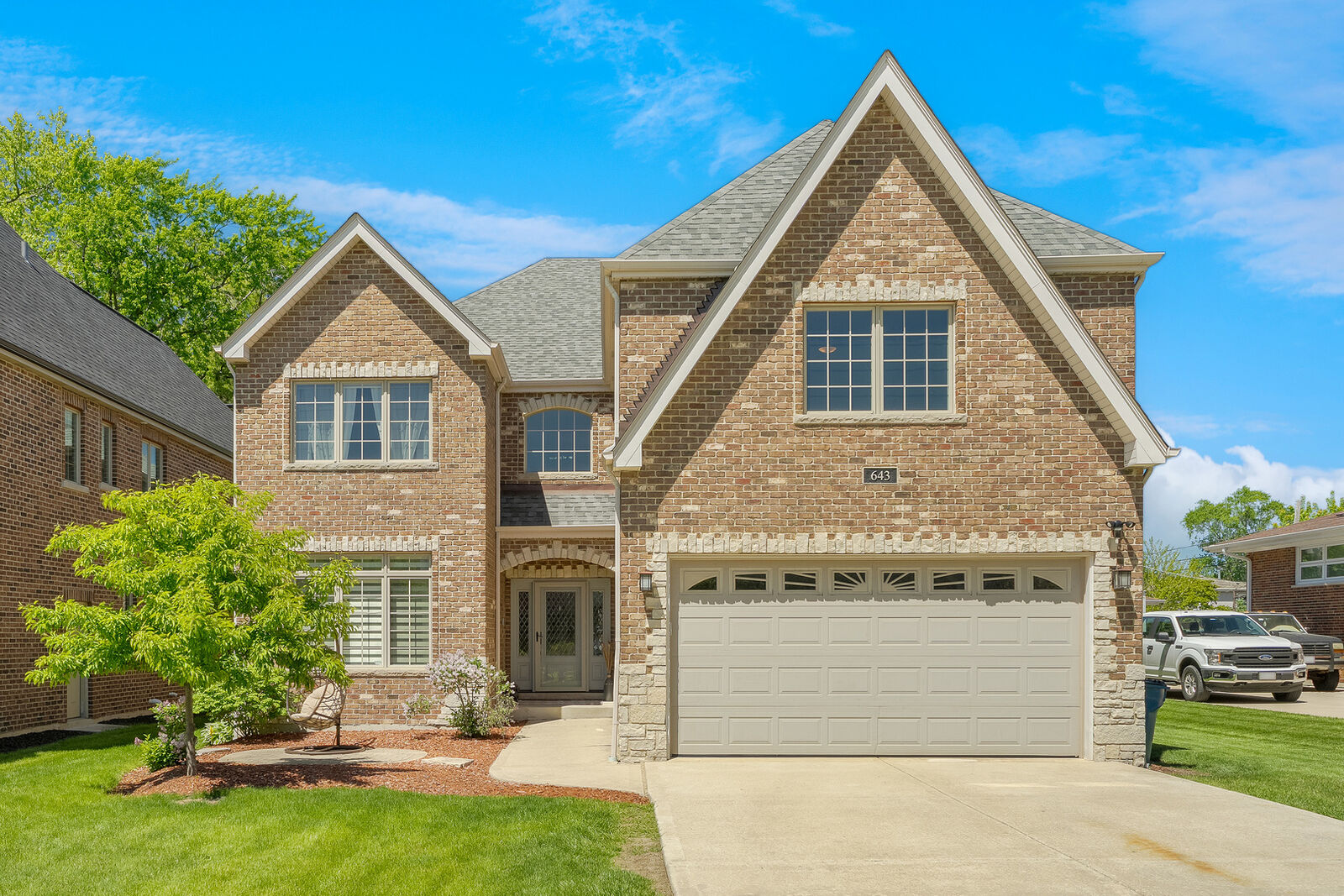 Property Photo:  643 W Crockett Avenue  IL 60126 