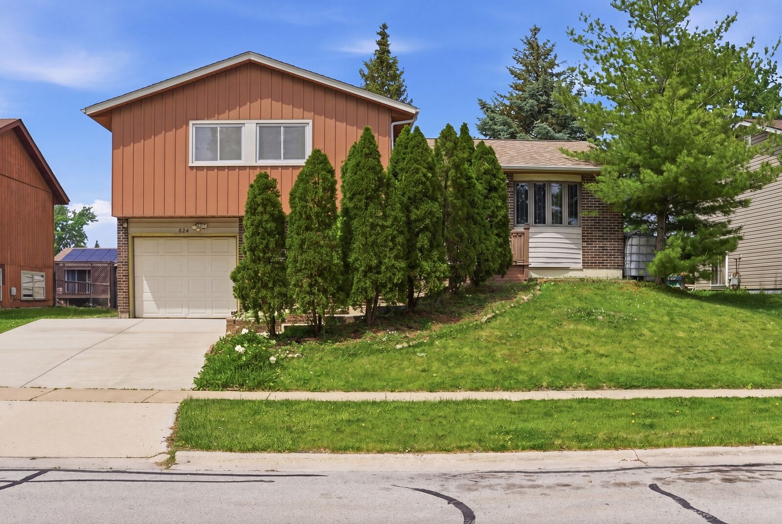 Property Photo: 824 Oakton Avenue IL 60446