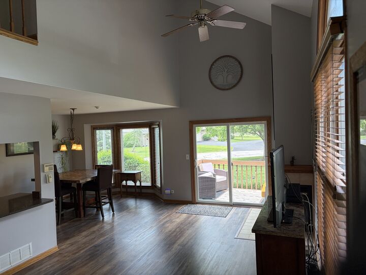 Property Photo:  1511 Barrymore Drive  IL 60561 