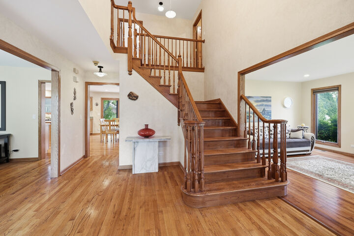 Property Photo:  406 Woodview Drive  IL 60070 