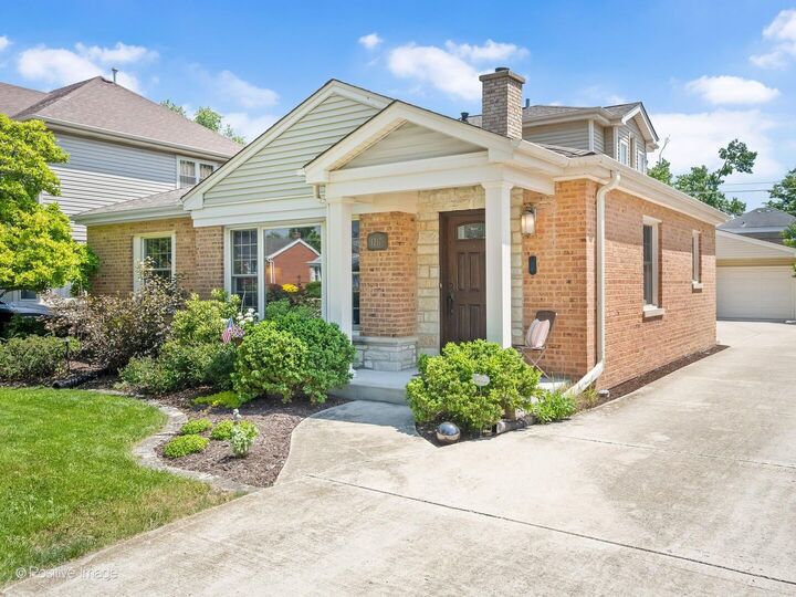 Property Photo:  1217 Newberry Avenue  IL 60526 