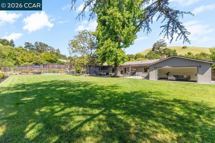 Property Photo:  19 Lynwood Pl  CA 94556 