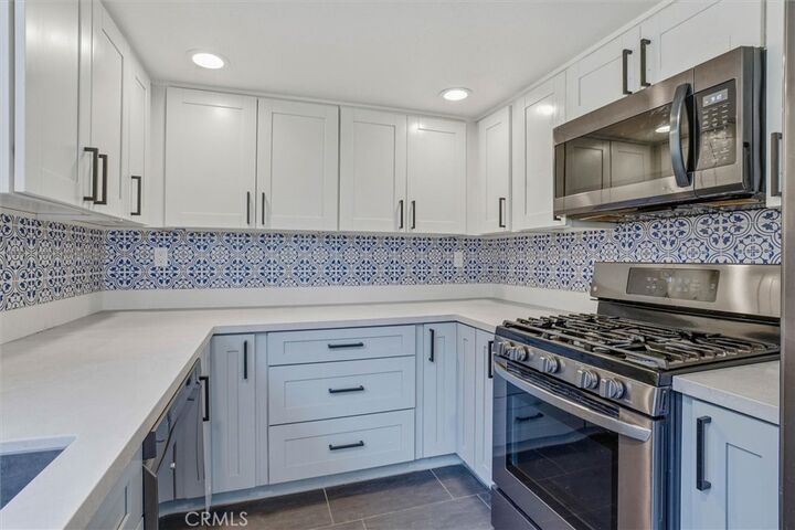 Property Photo:  2250 King Ct 84  CA 93401 