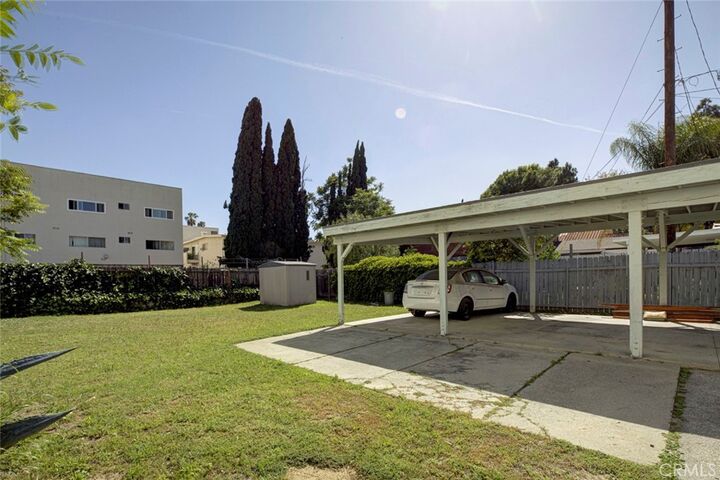 Property Photo:  14916 Wyandotte  CA 91405 