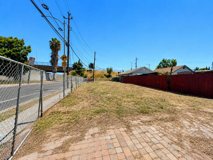 Property Photo:  0 East Court  CA 95112 