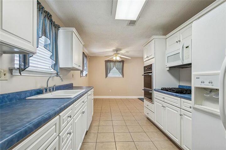 Property Photo:  1904 Richland Avenue  LA 70001 